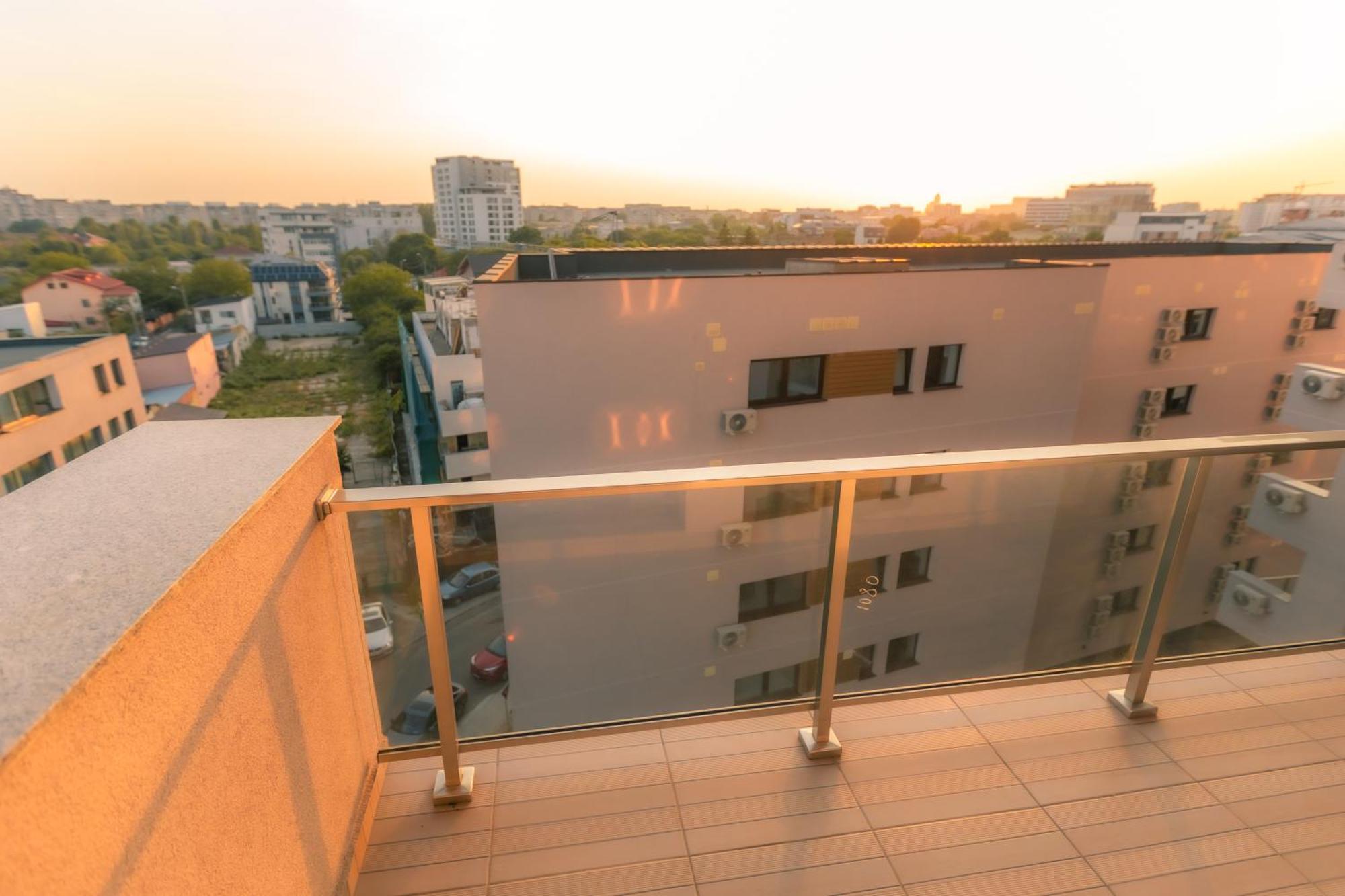 Sunset Apartment - Central Apt With Rooftop Garden Boekarest Buitenkant foto